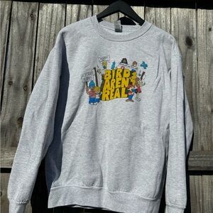 Vintage “Birds Aren’t Real” Crewneck Medium